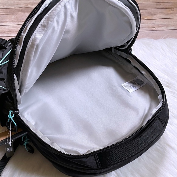 The North Face Women’s Borealis 27 Liter Backpack - Picture 7 of 9